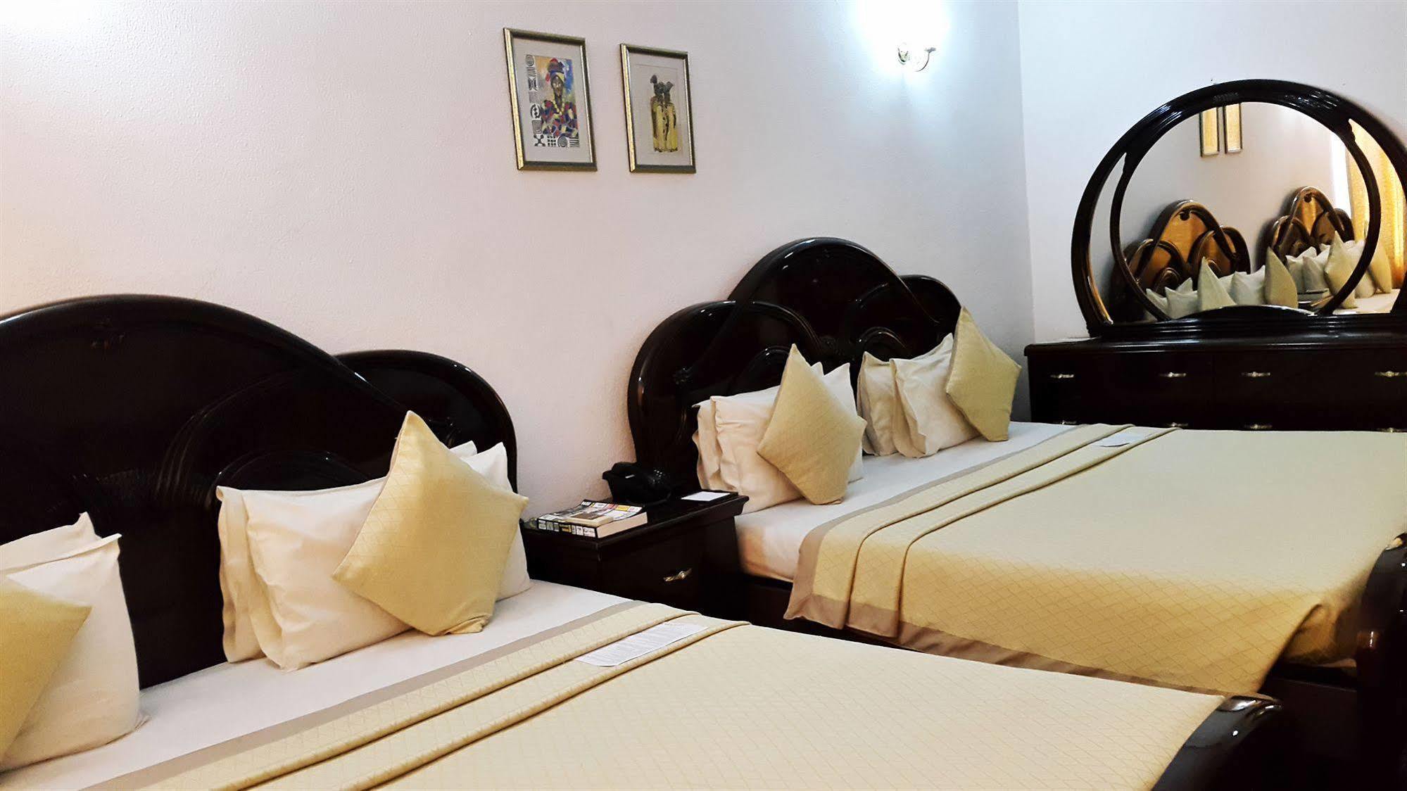 M Plaza Hotel Аккра Экстерьер фото